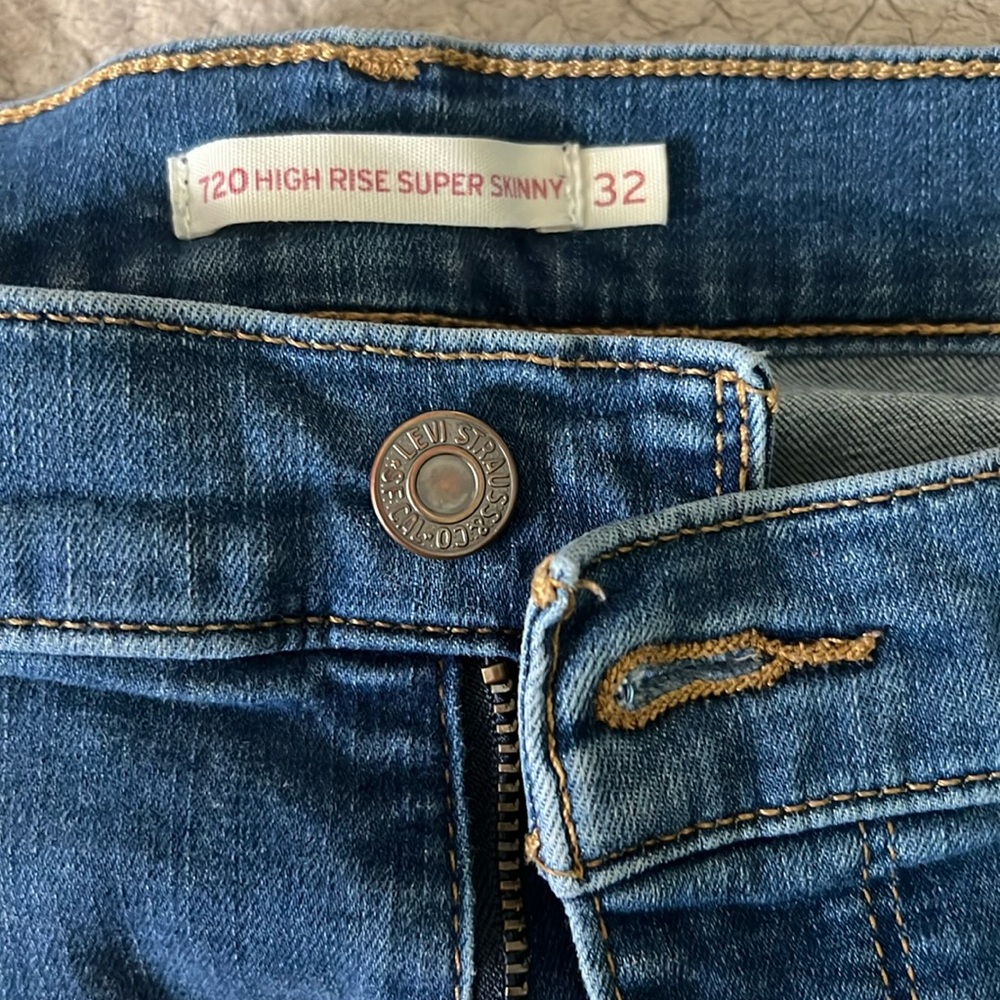 Levi’s super skinny jeans size 32